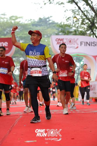 Race photo from ONE RUN 10 K