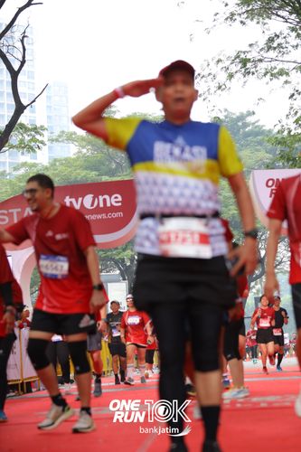 Race photo from ONE RUN 10 K