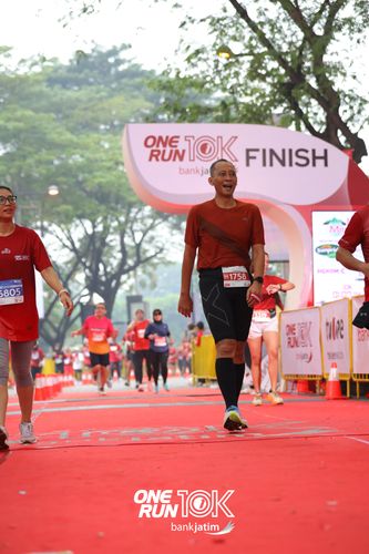 Race photo from ONE RUN 10 K