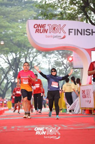Race photo from ONE RUN 10 K