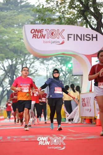 Race photo from ONE RUN 10 K