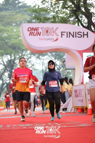 Race photo from ONE RUN 10 K