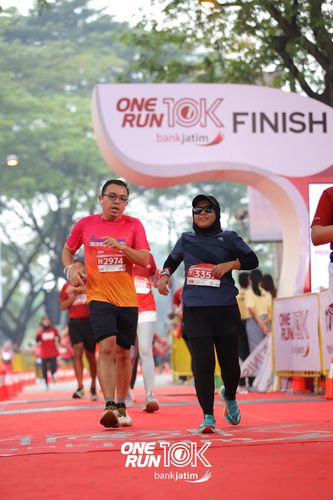 Race photo from ONE RUN 10 K