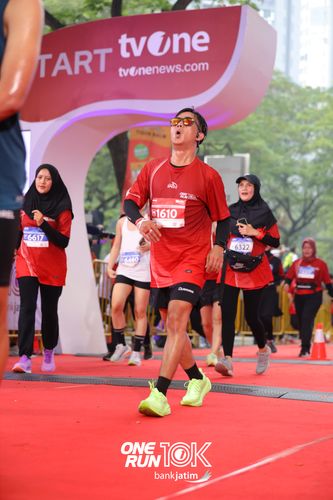 Race photo from ONE RUN 10 K