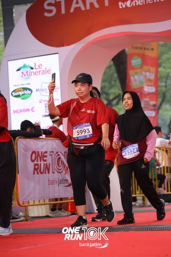Race photo from ONE RUN 10 K
