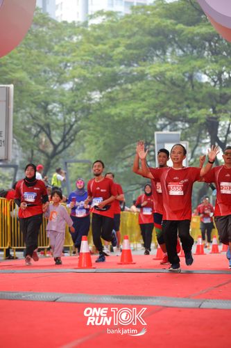 Race photo from ONE RUN 10 K