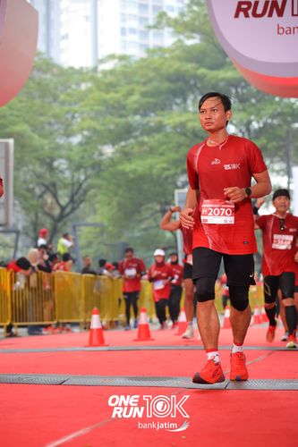 Race photo from ONE RUN 10 K