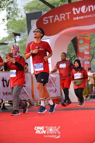 Race photo from ONE RUN 10 K