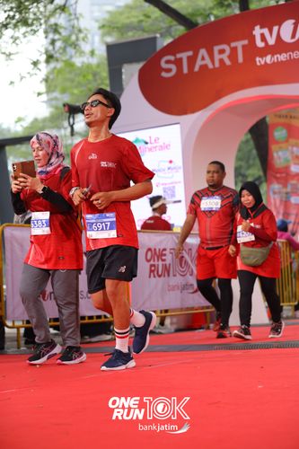 Race photo from ONE RUN 10 K