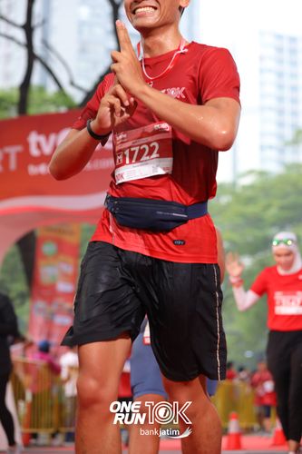 Race photo from ONE RUN 10 K