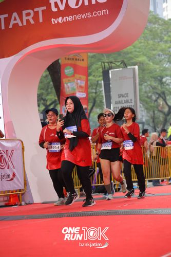 Race photo from ONE RUN 10 K