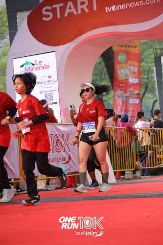 Race photo from ONE RUN 10 K