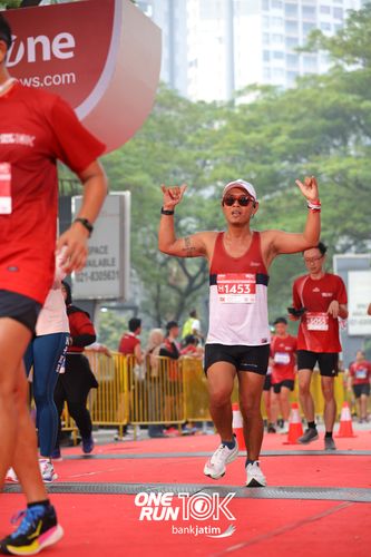 Race photo from ONE RUN 10 K
