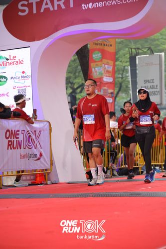 Race photo from ONE RUN 10 K