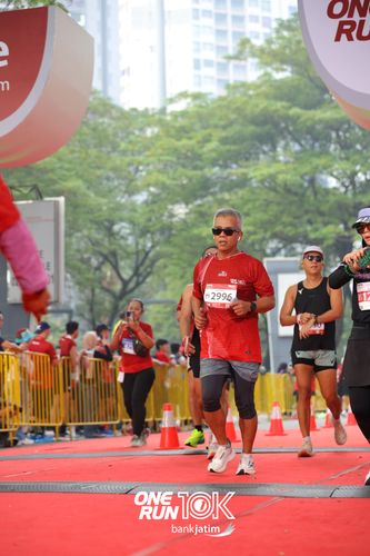Race photo from ONE RUN 10 K