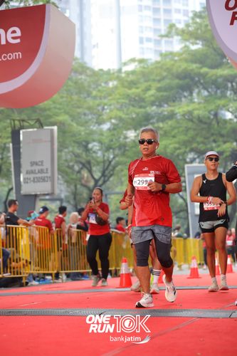 Race photo from ONE RUN 10 K