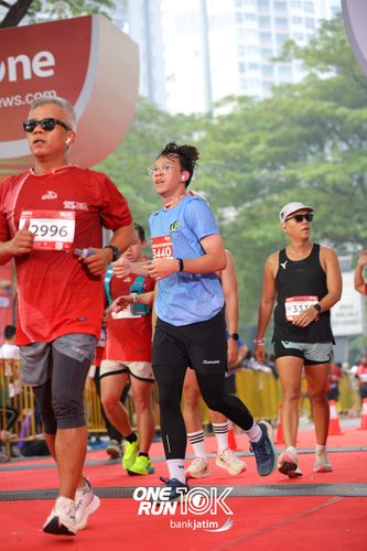 Race photo from ONE RUN 10 K