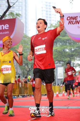 Race photo from ONE RUN 10 K