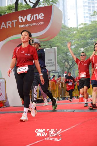 Race photo from ONE RUN 10 K