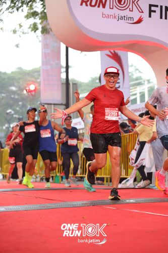 Race photo from ONE RUN 10 K