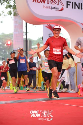 Race photo from ONE RUN 10 K