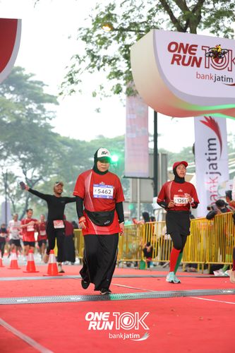Race photo from ONE RUN 10 K