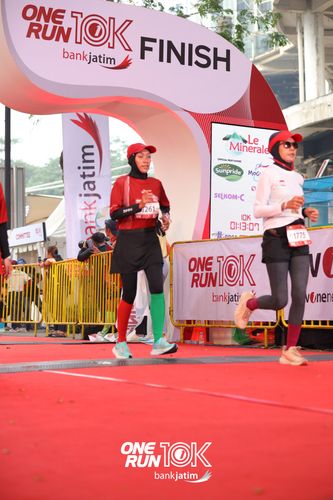 Race photo from ONE RUN 10 K