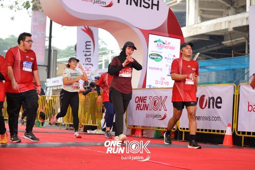 Race photo from ONE RUN 10 K