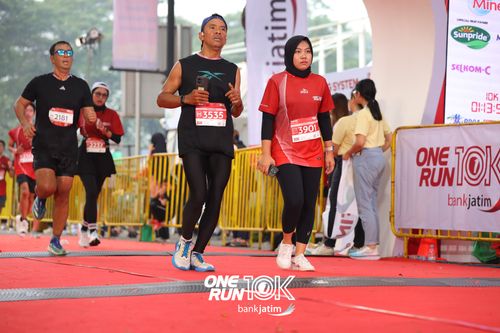 Race photo from ONE RUN 10 K