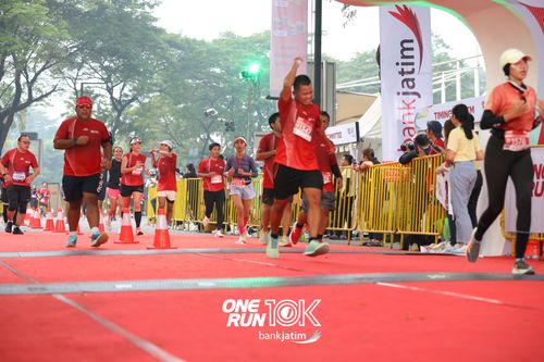 Race photo from ONE RUN 10 K