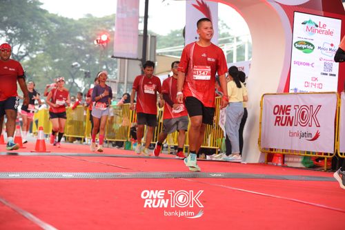 Race photo from ONE RUN 10 K