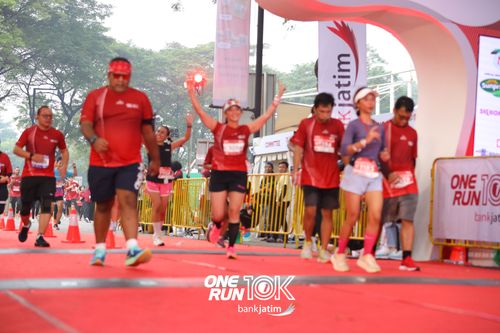 Race photo from ONE RUN 10 K