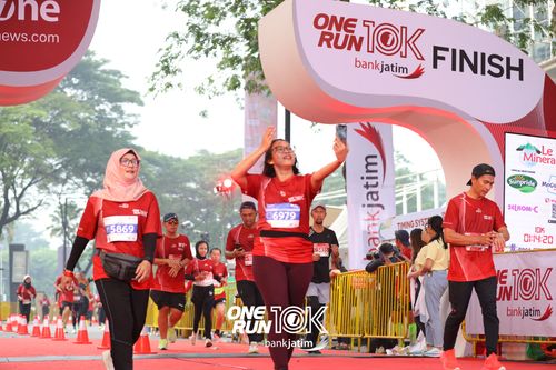 Race photo from ONE RUN 10 K