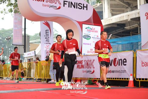 Race photo from ONE RUN 10 K