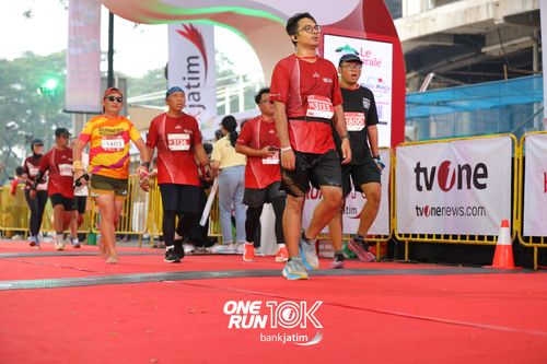 Race photo from ONE RUN 10 K