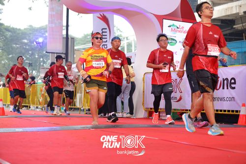 Race photo from ONE RUN 10 K