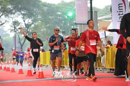 Race photo from ONE RUN 10 K