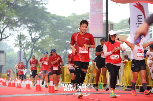Race photo from ONE RUN 10 K