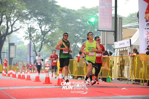 Race photo from ONE RUN 10 K