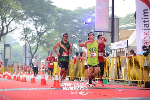 Race photo from ONE RUN 10 K