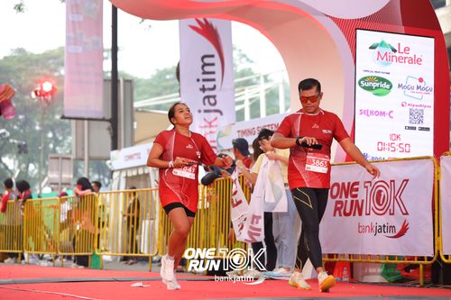 Race photo from ONE RUN 10 K