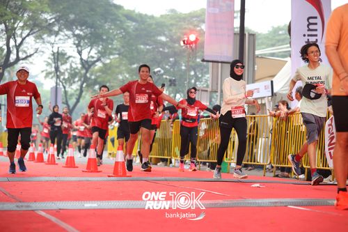 Race photo from ONE RUN 10 K