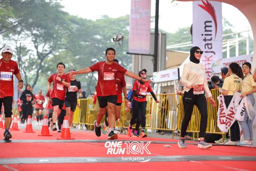 Race photo from ONE RUN 10 K