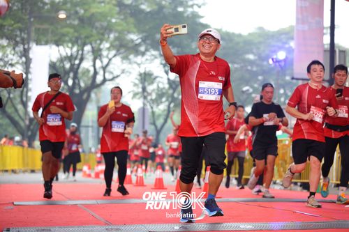 Race photo from ONE RUN 10 K