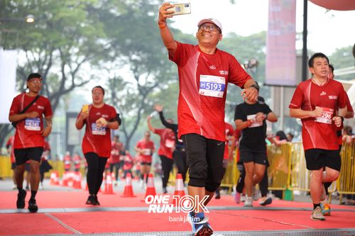 Race photo from ONE RUN 10 K