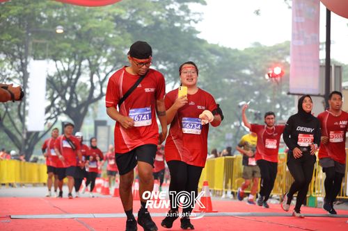 Race photo from ONE RUN 10 K