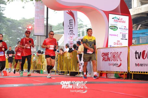 Race photo from ONE RUN 10 K