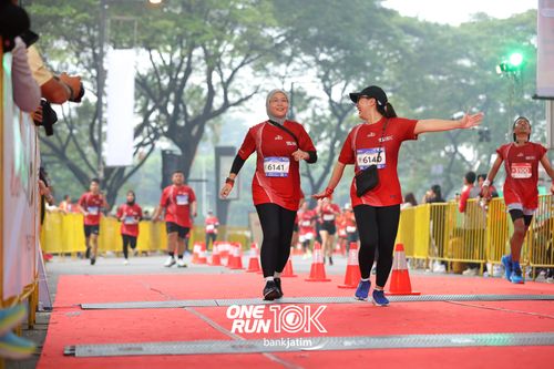 Race photo from ONE RUN 10 K