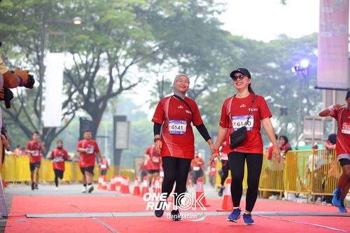 Race photo from ONE RUN 10 K