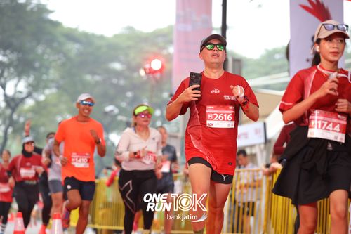 Race photo from ONE RUN 10 K